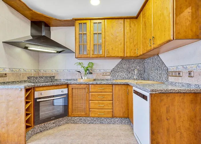 Magnifico Atico De 3 フエンヒロラ